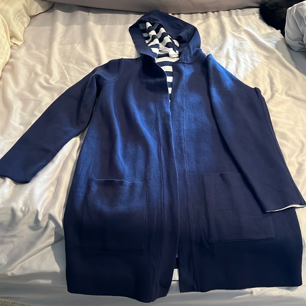 Chico women’s cardigan sweater zenergy hooded navy size S. Chicos size 0.